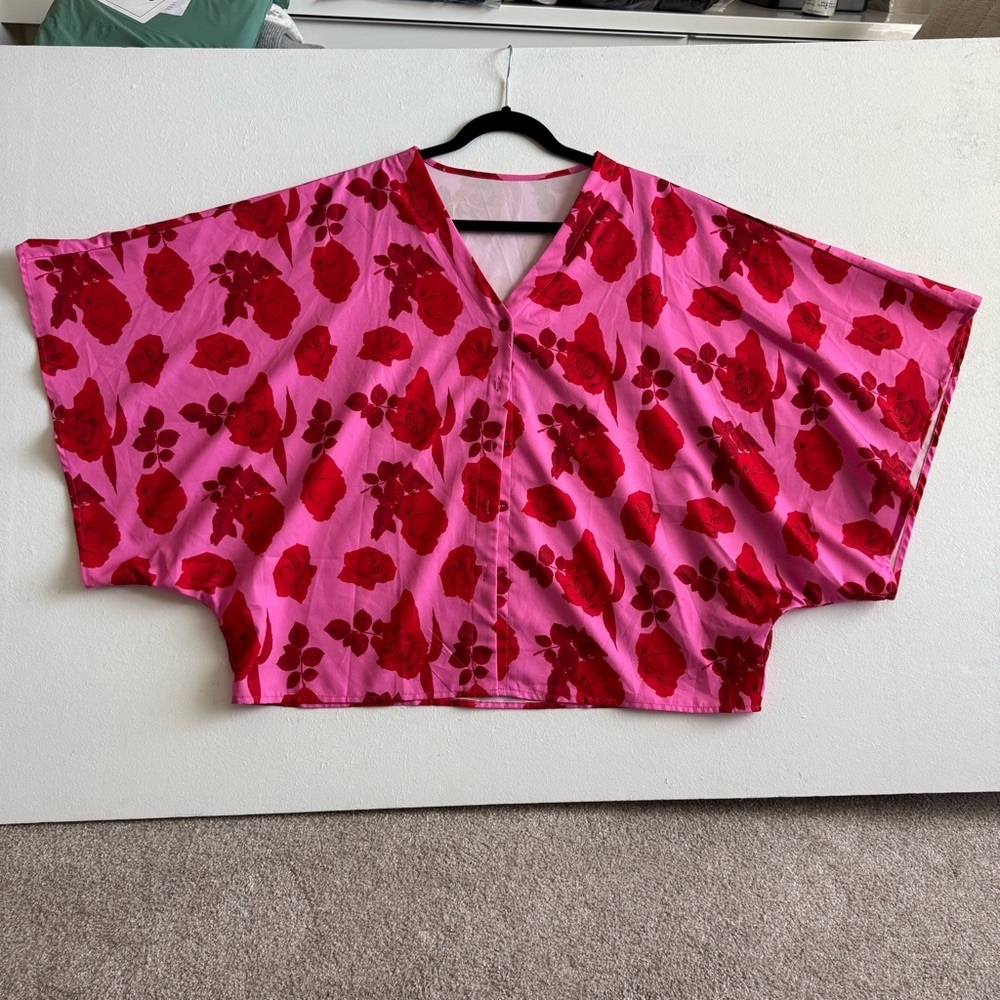 Pink and Red SHEIN Floral Kimono Cropped Blouse/Top Size L